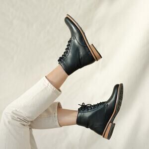 Nisolo Amalia All Weather Leather Lace-Up Ankle Hiking Boots Black Womens Size 6